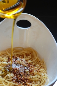 spaghetti aglio olio peperoncino