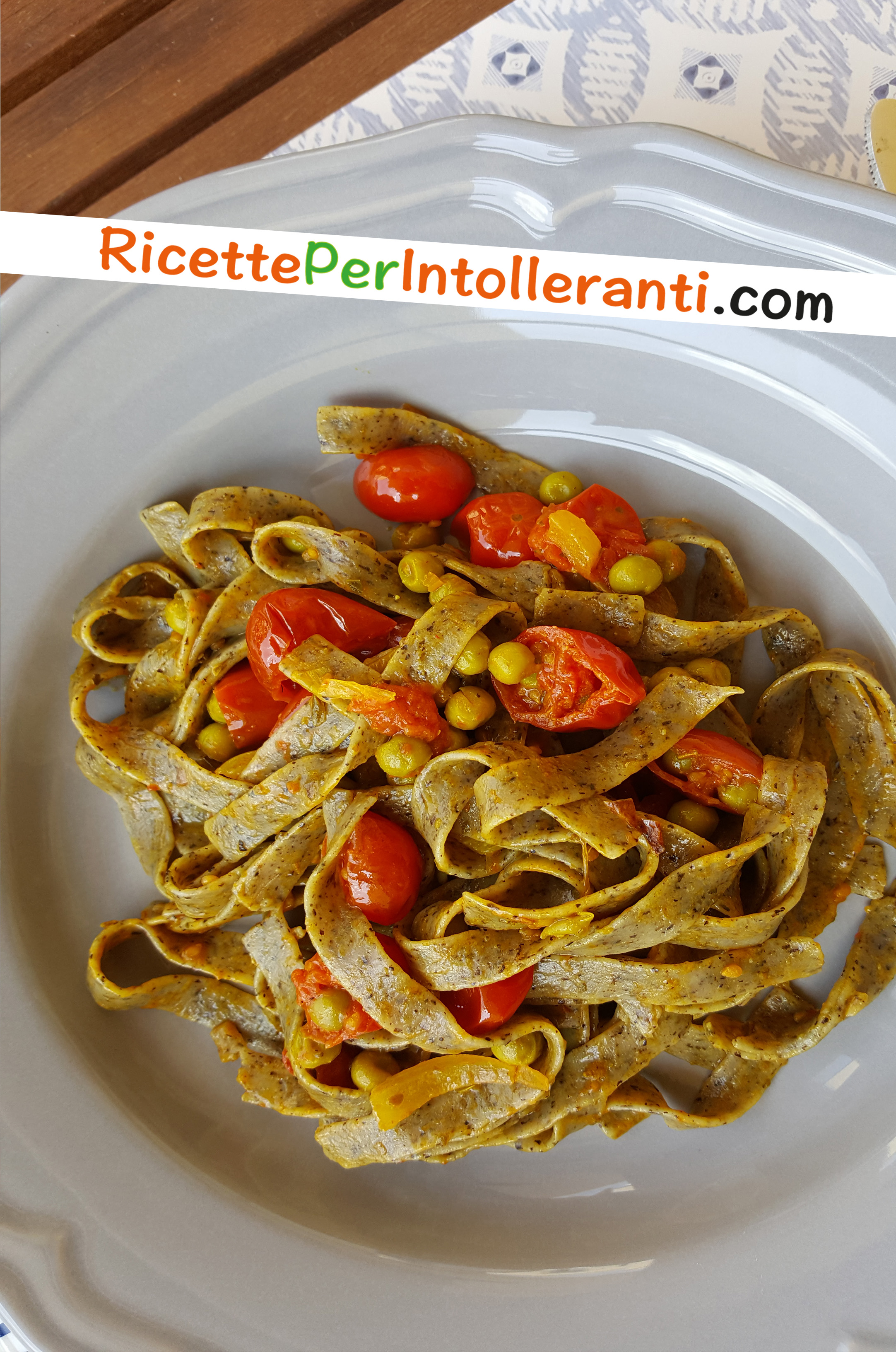 TAGLIATELLE CON PISELLI E POMODORINI – RICETTE PER INTOLLLERANTI