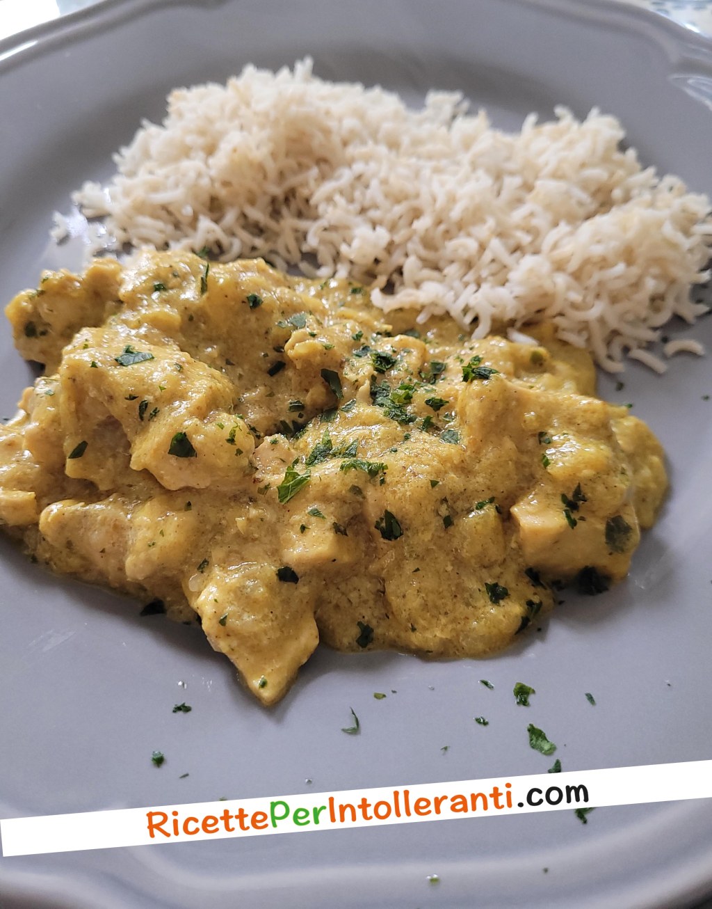 POLLO al CURRY con RISO&nbsp;BASMATI